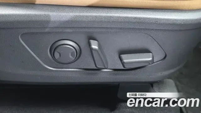 Kia Sorento 2023 — ფოტო 32/40
