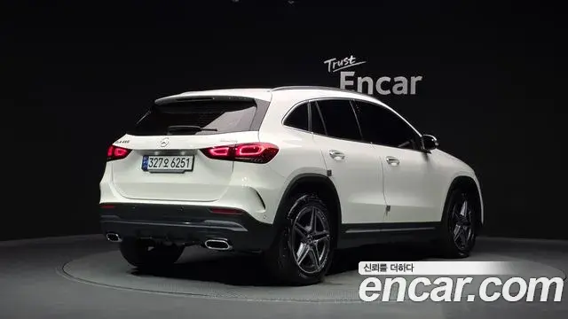 Mercedes-Benz GLA-Class 2023 — Фото 2/20