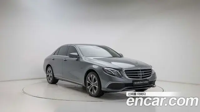Mercedes-Benz E-Class 2020 — Фото 1/20