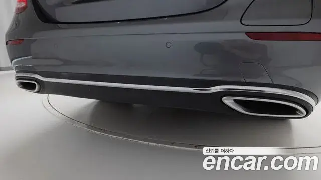 Mercedes-Benz E-Class 2020 — Фото 11/20