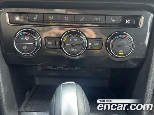 Volkswagen Tiguan 2020 — Photo 10/19