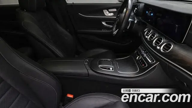 Mercedes-Benz E-Class 2022 — Фото 14/20