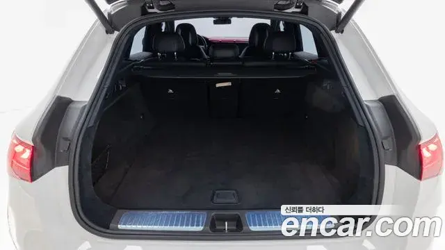 Mercedes-Benz EQE SUV 2024 — Photo 1/20