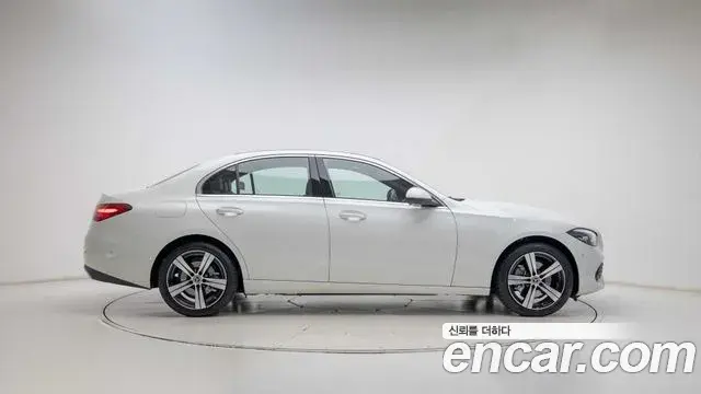 Mercedes-Benz C-Class 2026 — ფოტო 7/20