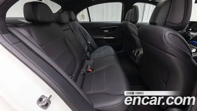 Mercedes-Benz C-Class 2026 — ფოტო 14/20