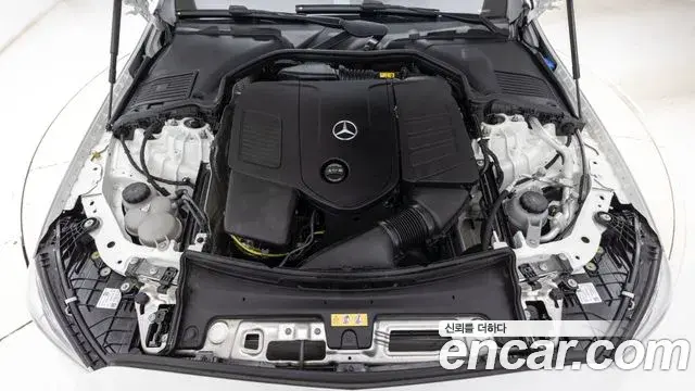 Mercedes-Benz C-Class 2026 — ფოტო 19/20
