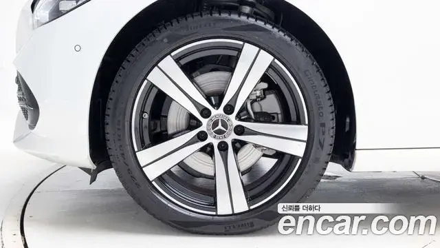 Mercedes-Benz C-Class 2026 — Photo 4/20