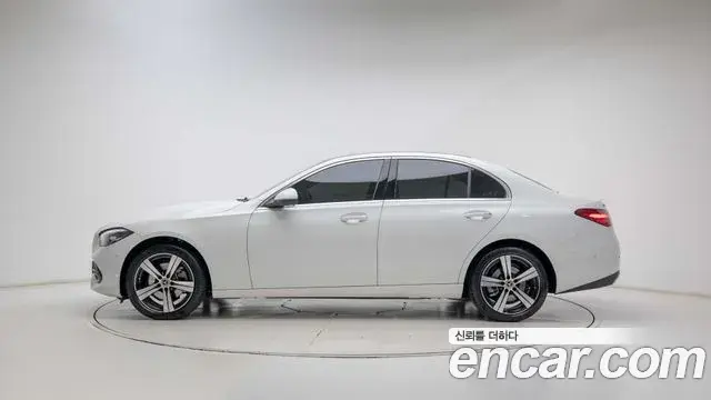 Mercedes-Benz C-Class 2026 — Photo 6/20