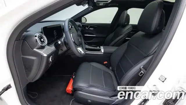 Mercedes-Benz C-Class 2026 — Photo 13/20
