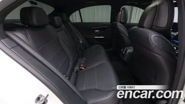 Mercedes-Benz C-Class 2026 — Photo 14/20