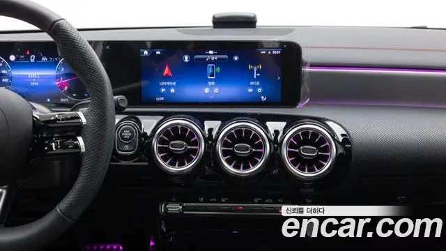 Mercedes-Benz CLA-Class 2026 — Photo 15/20