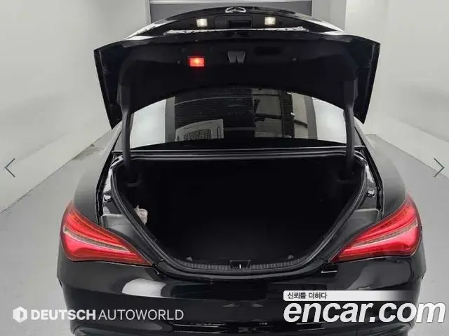 Mercedes-Benz CLA-Class 2018 — Photo 12/20