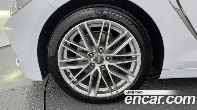 Genesis G70 2018 — Şəkil 30/36