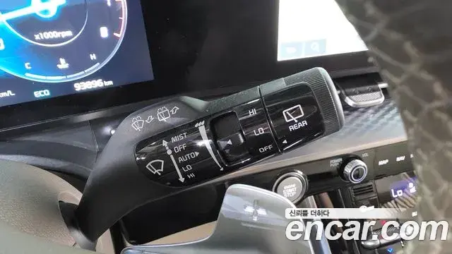 Kia Carnival 2022 — ფოტო 35/43