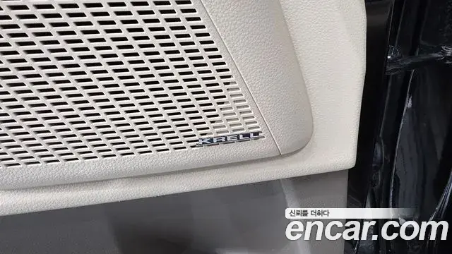 Kia Carnival 2022 — ფოტო 37/43