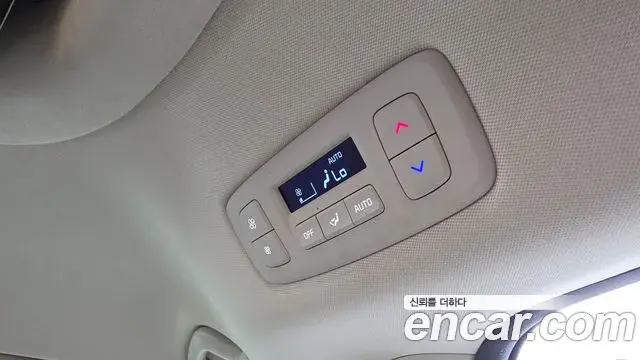 Kia Carnival 2022 — ფოტო 33/43