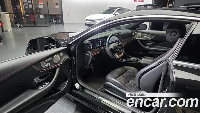 Mercedes-Benz E-Class 2021 — Фото 10/20