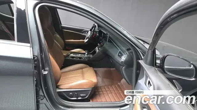 Genesis G70 2019 — ფოტო 31/32