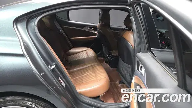 Genesis G70 2019 — ფოტო 13/32