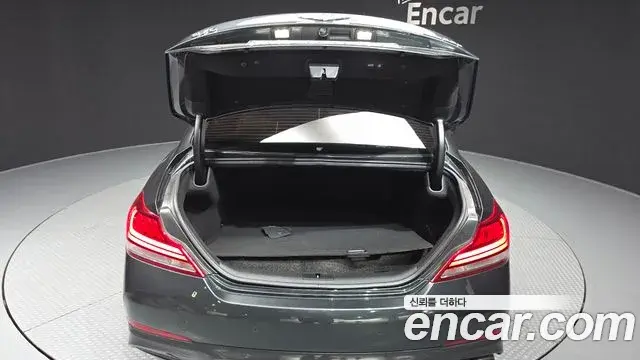 Genesis G70 2019 — ფოტო 22/32