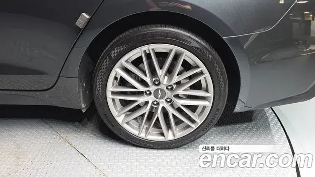 Genesis G70 2019 — ფოტო 27/32