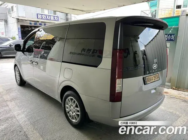 Hyundai Staria 2022 — Фото 1/20