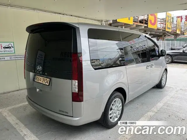 Hyundai Staria 2022 — Фото 5/20