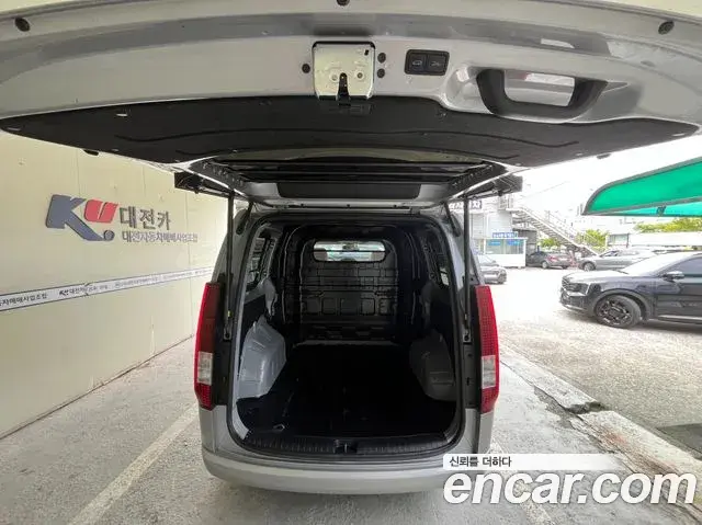 Hyundai Staria 2022 — Фото 10/20