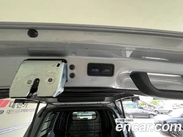 Hyundai Staria 2022 — Фото 6/20
