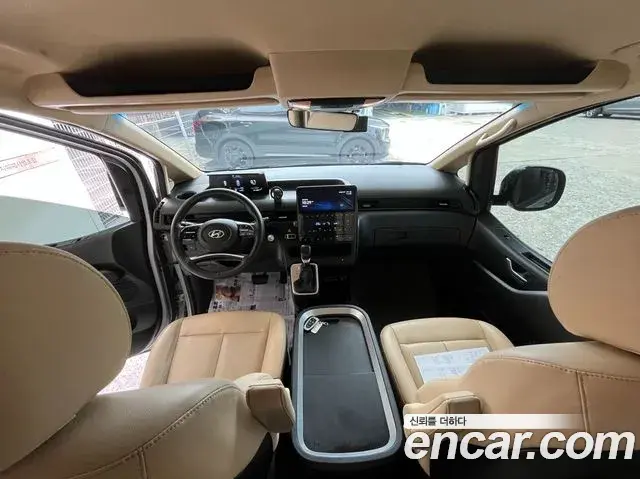 Hyundai Staria 2022 — Фото 13/20