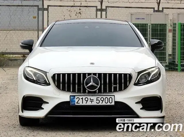 Mercedes-Benz E-Class 2019 — Photo 2/3