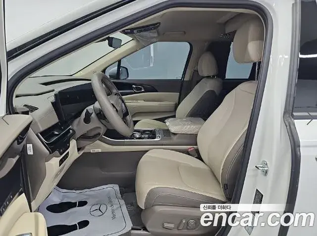 Kia Carnival 2025 — Photo 7/18