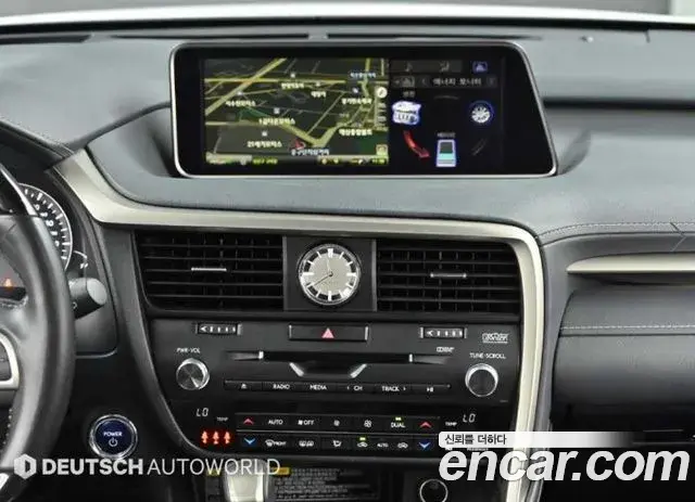 Lexus RX450h 2019 — Photo 8/20