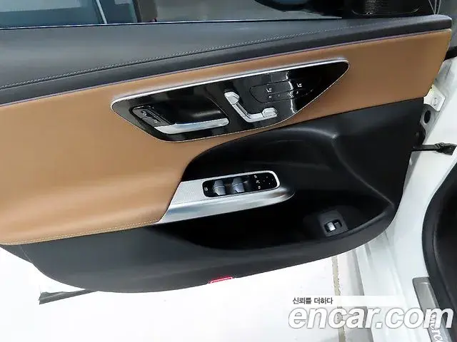 Mercedes-Benz E-Class 2024 — Photo 13/20