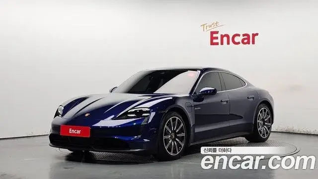 Porsche Taycan 2021 — Photo 9/19