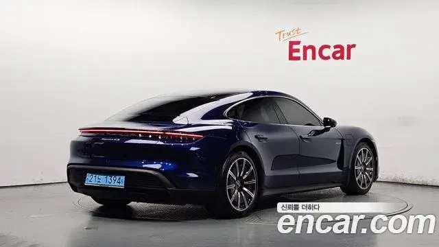 Porsche Taycan 2021 — Photo 10/19