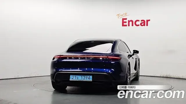 Porsche Taycan 2021 — Photo 18/19