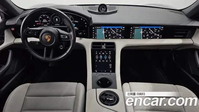 Porsche Taycan 2021 — Photo 8/19