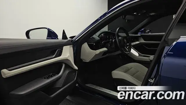 Porsche Taycan 2021 — Photo 3/19