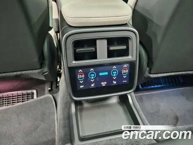 Porsche Taycan 2021 — Photo 6/19