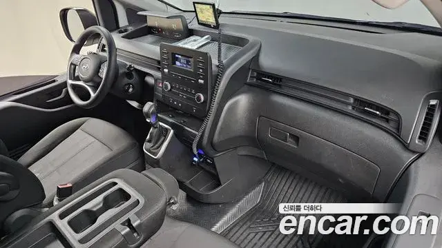 Hyundai Staria 2022 — Фото 7/20