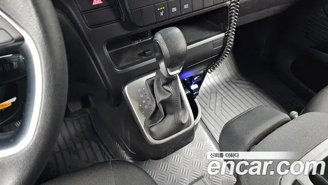 Hyundai Staria 2022 — Фото 9/20