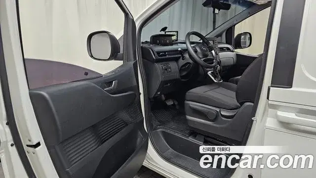 Hyundai Staria 2022 — Фото 10/20