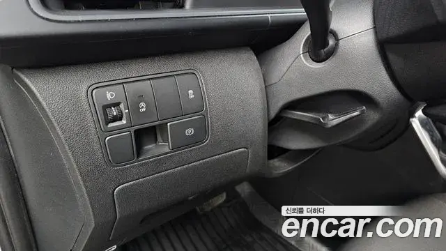 Hyundai Staria 2022 — Photo 4/32