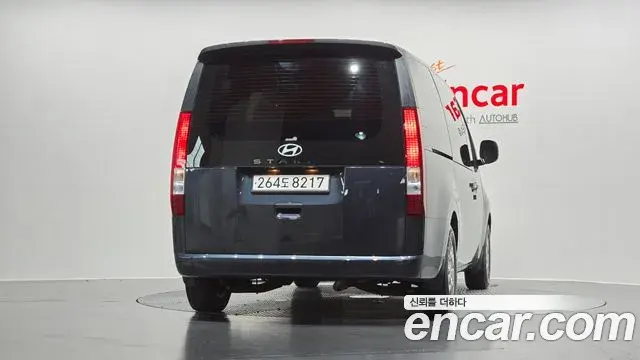 Hyundai Staria 2024 — Фото 4/20