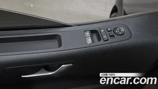 Hyundai Staria 2024 — Фото 16/20
