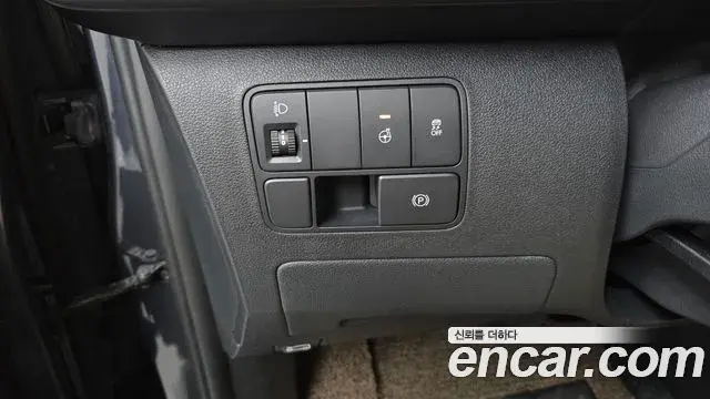Hyundai Staria 2024 — Фото 17/20