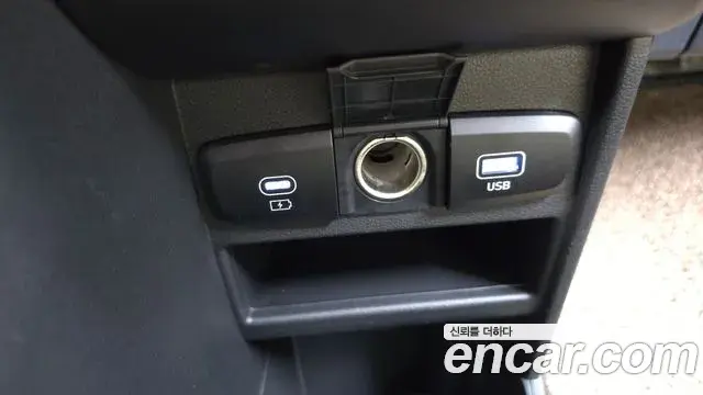 Hyundai Staria 2024 — Фото 19/20