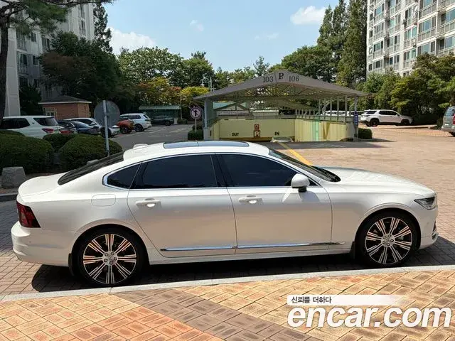 Volvo S90 2024 — Photo 9/10