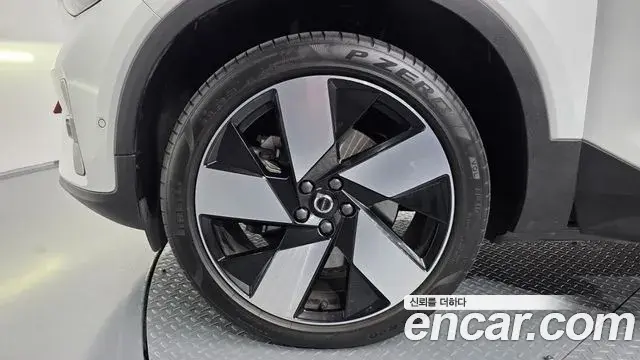 Volvo C40 Recharge 2022 — Şəkil 30/33
